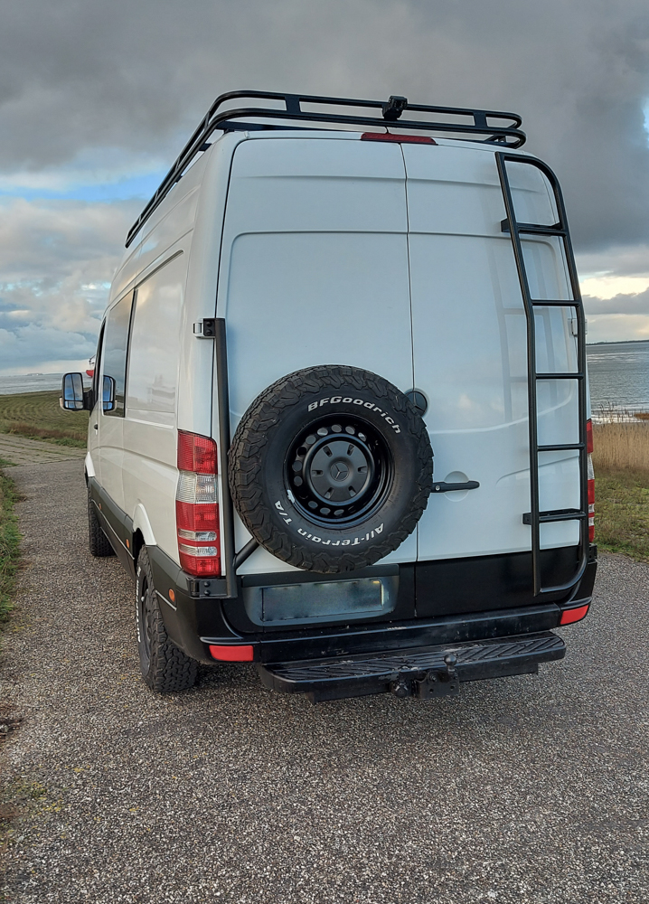 Dutchvanparts tire carrier